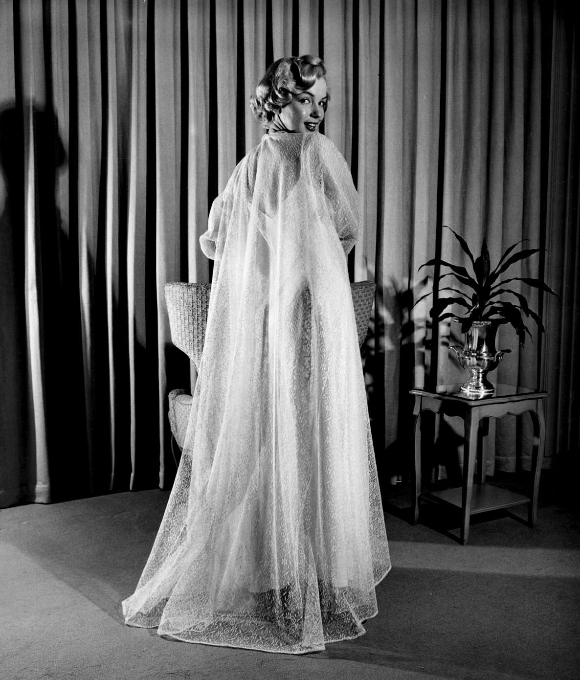 Infinitemarilynmonroe Marilyn Monroe Modeling For Saks Fifth