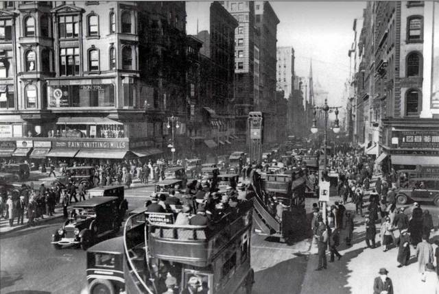 Fifth Avenue And 42nd St., November 1925. Source - New York: The Golden Age