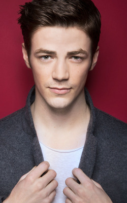 Next photo of Grant Gustin