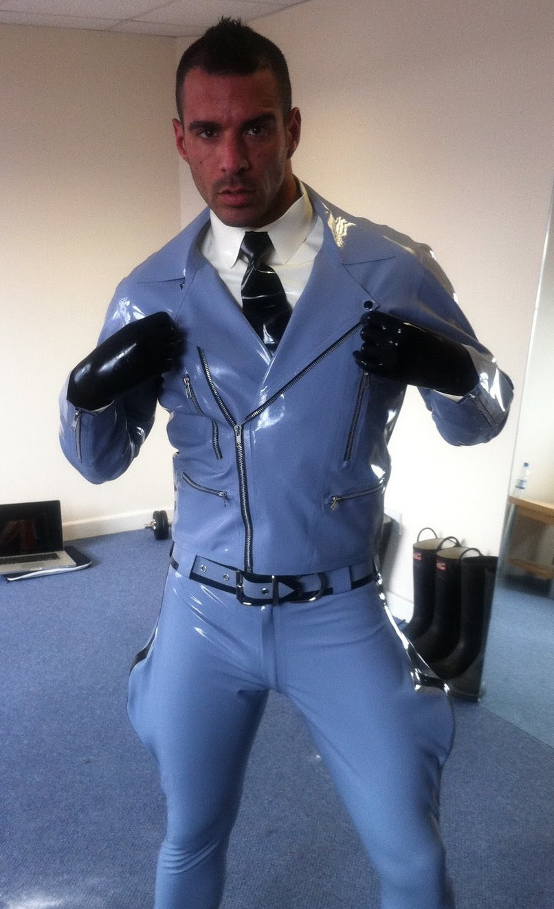 Rubber Lycra Mess And Face Sits — Avakrubber To See More Hot Guys