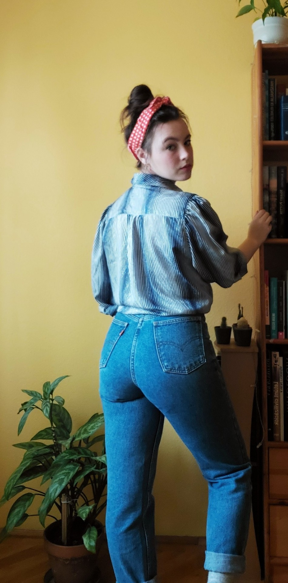 girls in tight levis