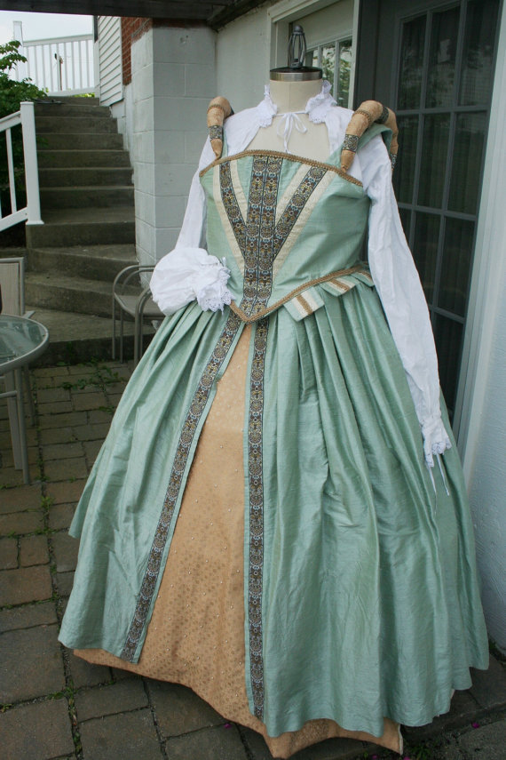 Elizabethan blue gown. | Tudor Costume