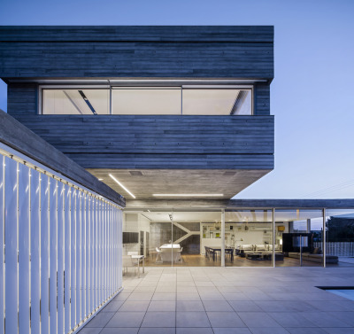 Dual House / Axelrod Architects + Pitsou Kedem Architects