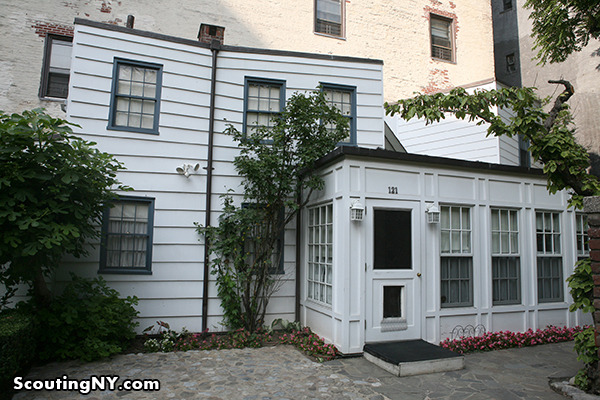 scoutingny:
“ This is a 200-year-old farmhouse in the West Village - and it might be torn down to build condos
”
Absolutely fucking not.