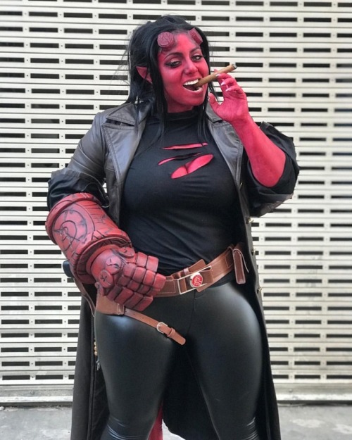 ilovegirlswhocosplay:Mariah Mallad as Hellboy