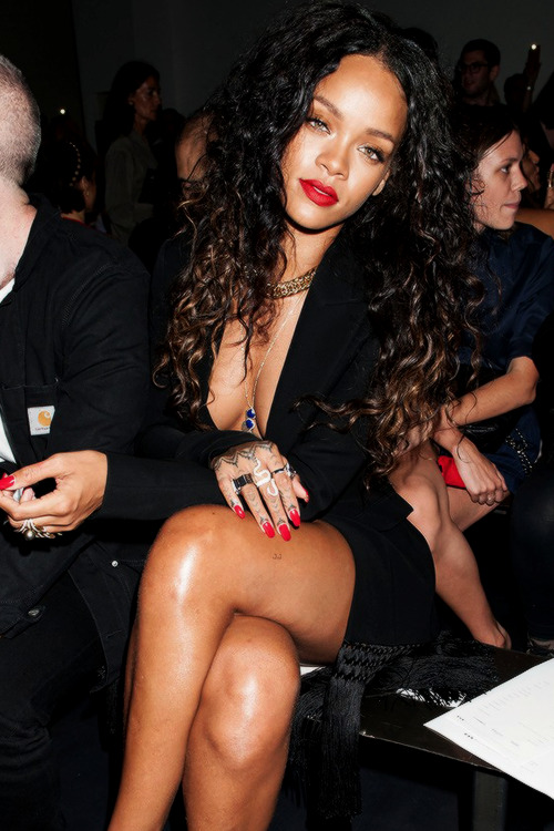 hellyeahrihannafenty:Rihanna at Altuzarra Fashion Show 