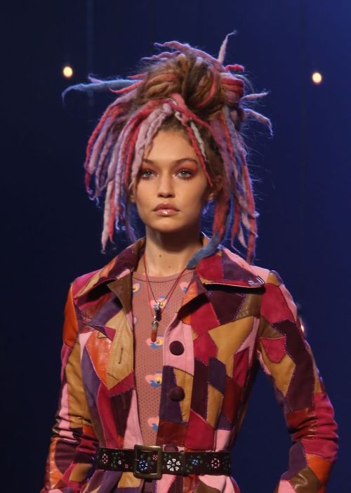 gigihadidmodeluniverse
