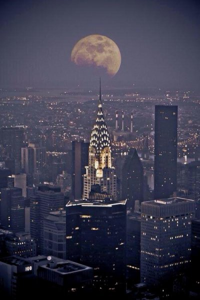 Manhattan Moon