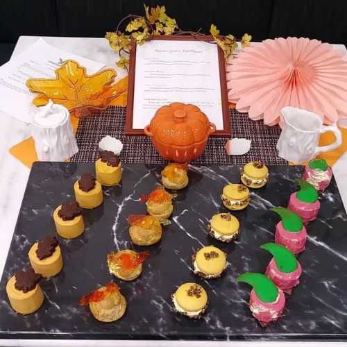 Made a petit four platter for this latest class project! My...