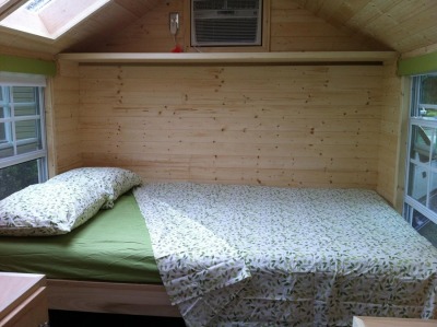 smallhomeideas:<br /><br />http://tinyhouseswoon.com/trekker-tiny-house/<br />http://trekkertrailers.com/<br />