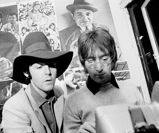 The Beatles John Lennon Magical Mystery Tour Photo Print 8.5 x 11/"