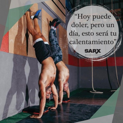 Handstand push ups #prohibidorendirse #motivacion #practicar...