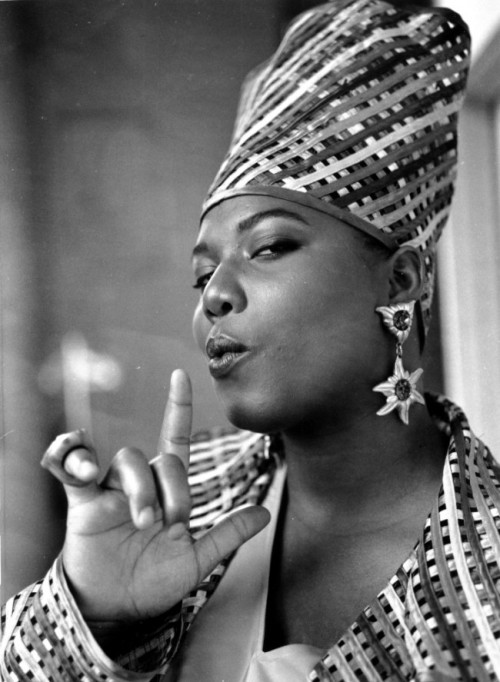 lustnspace:Queen Latifa 1980s in her Afrocentric phase