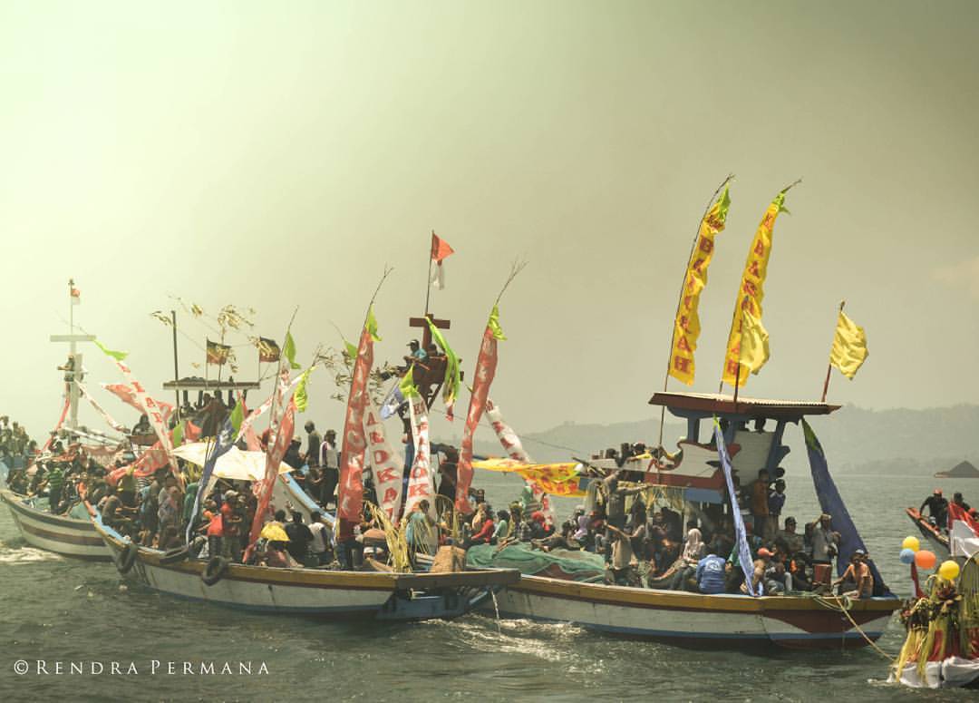 Rendravolt Indonesia Kultur Budaya Labuh Laut Indonesia