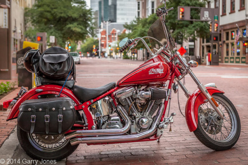 chillypepperhothothot:Indian Motorcycle by GarryTex on Flickr.