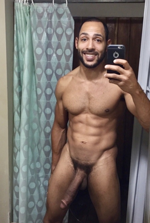 sexy-men-of-color:http://sexy-men-of-color.tumblr.com