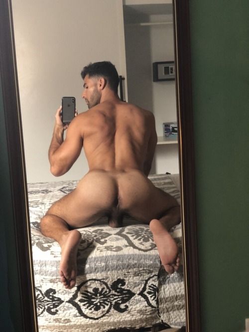 bootybootynomi:reallyhotwantedmess:Pablo Hernandez!!! Hung...