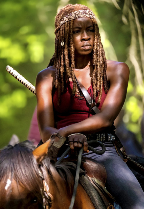 danaigurirasource:Danai Gurira as Michonne in S9 of The Walking...