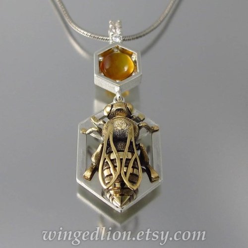 sosuperawesome:Honeycomb and Bee JewelryWinged Lion on EtsySee...