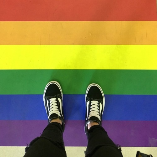 yasmeennn:Idk what’s gayer, me or this floor