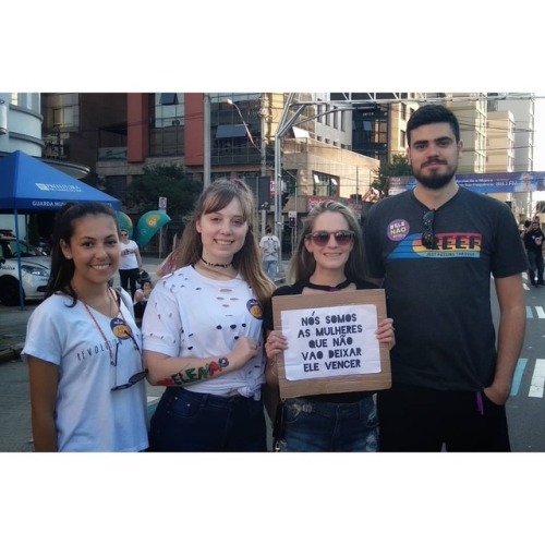 #elenão (em Caxias do...