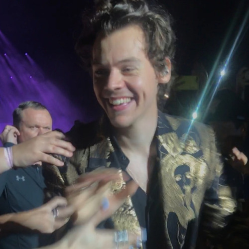 harrystylesdaily:Melbourne, Australia - April 24 (via...