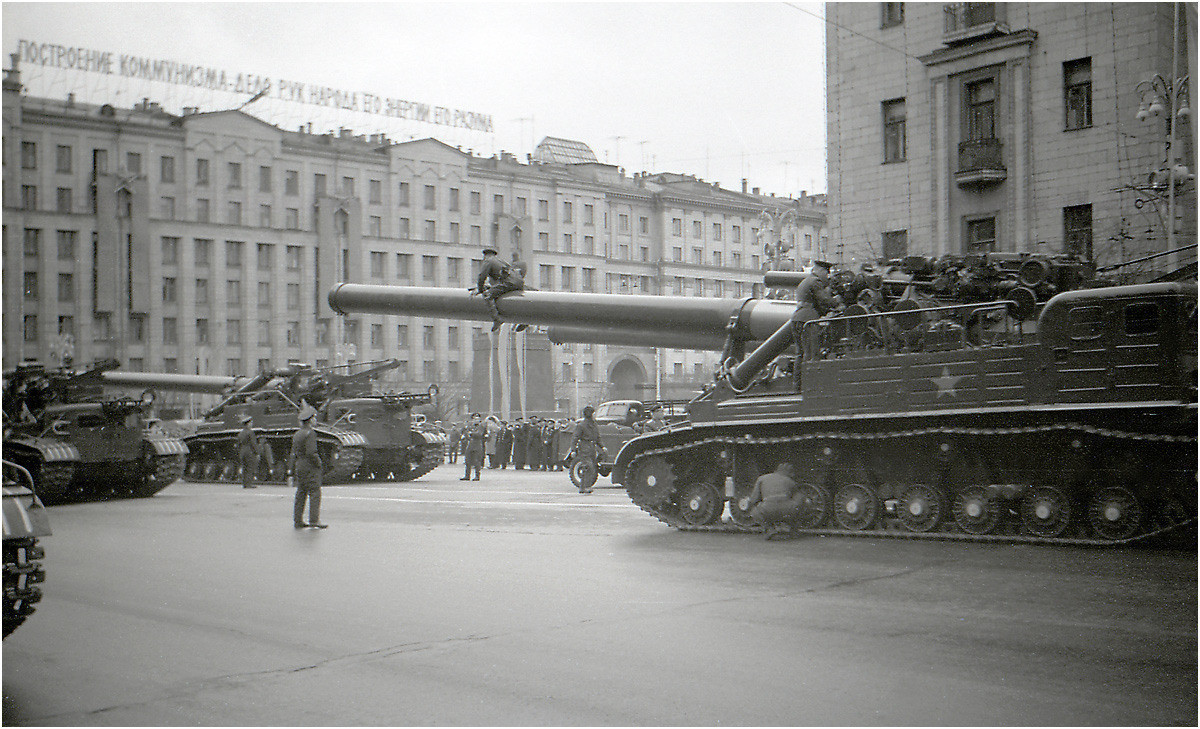 Lock, Stock, and History — Soviet Nuclear Artillery during the Cold War ...