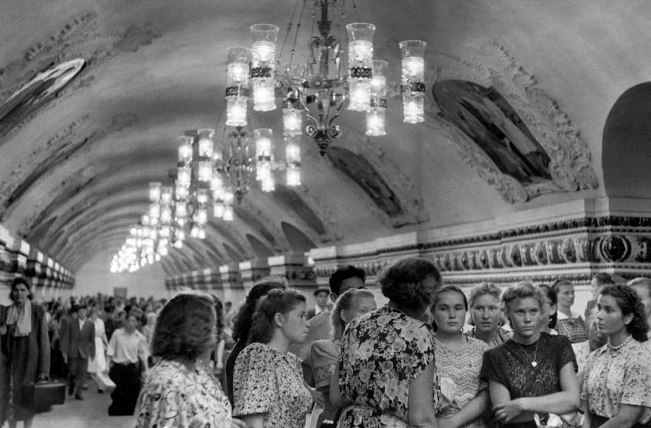 Kievskaya metro station in Moscow. Photo by Henri Cartier-Bresson (1954).