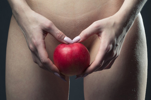 imickeyd:Eve’s Apple © Viacheslav Krasnoperov