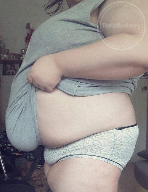 lovemlarge:thefatblueberry:Congratulation to me! I just hit...