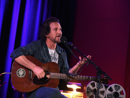 pendulumthrows:Eddie Vedder at The Chapel in San Francisco Nov...