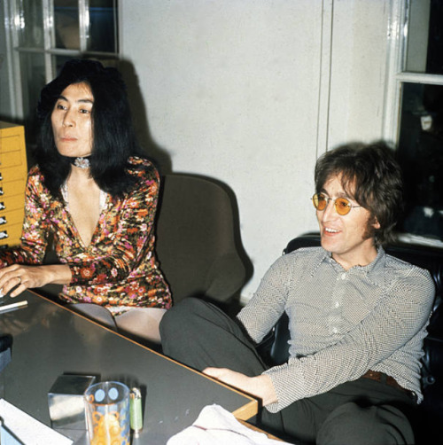 John Lennon and Yoko Ono being interviewed by journalist Steve...