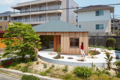 House in Mukainada / FujiwaraMuro Architects