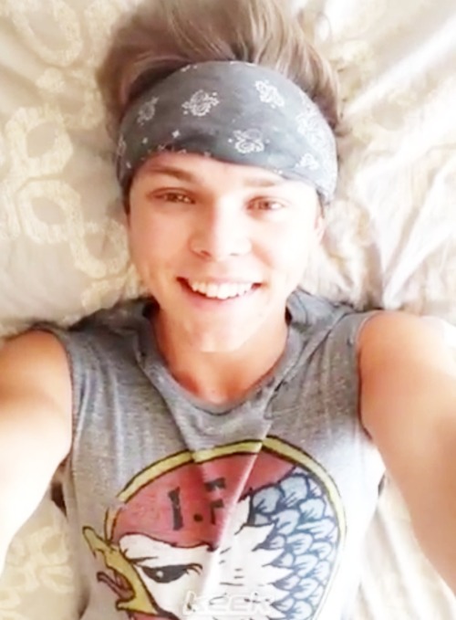 ashton ♡♡♡