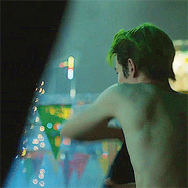 e6ae32f5c8534f3f2823bf74d541ef5d6650fc63.gifv