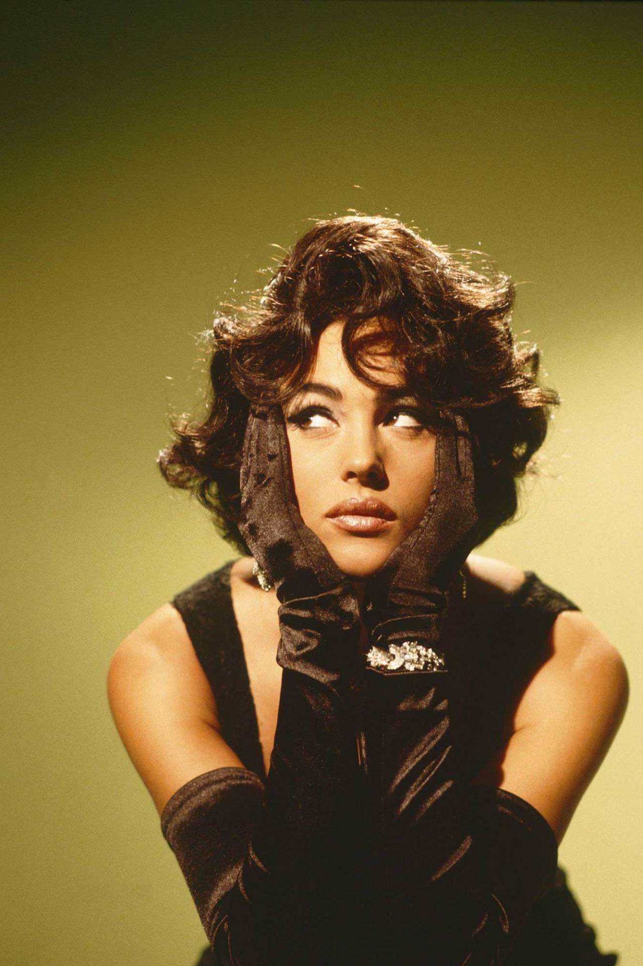 monica bellucci opera celebrities in gloves monica bellucci wearing opera gloves monica bellucci opera celebrities in gloves monica bellucci wearing opera gloves