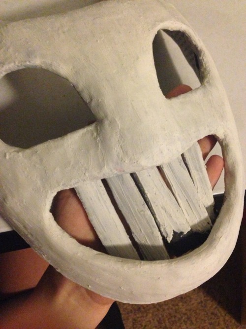 grimfins:Work in progress photos of my Zacharie mask! The base...