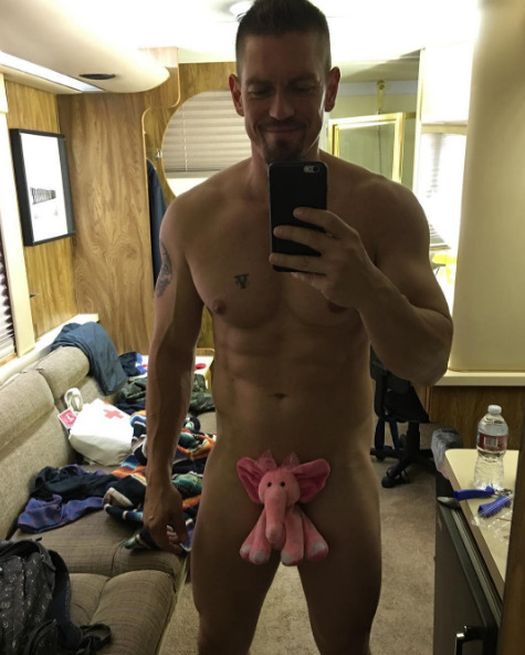 amazingmalenudity:Steve Howey