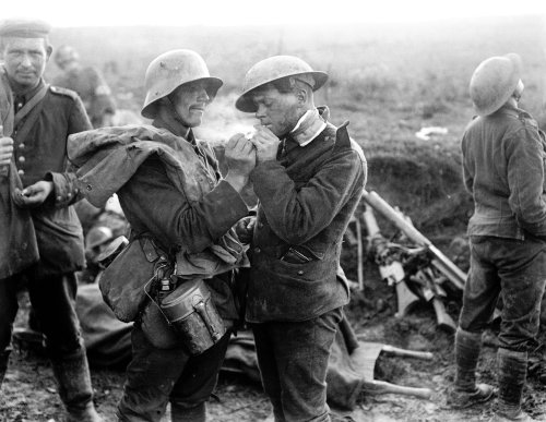 enemy soldiers share a cigarette during the wwi christmas truce december 24th 1914 - Wwi Christmas Truce enemy soldiers share a cigarette during the wwi christmas truce december 24th 1914 - Wwi Christmas Truce