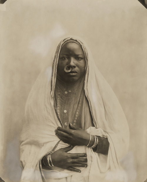 natgeofound:Portrait of a Sudanese woman from Kodak (Egypt)...