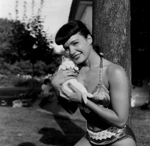 gameraboy1:Bettie Page