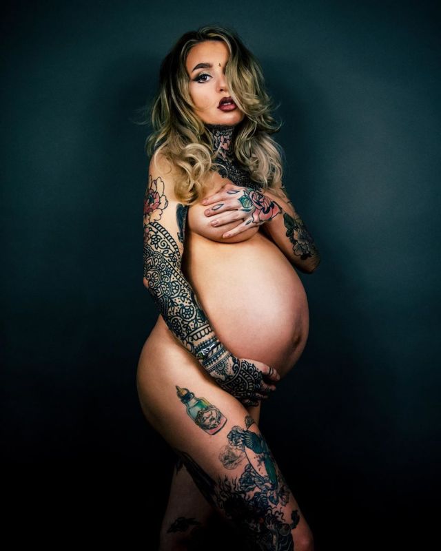Pregnant nylon tattoo girlfriend