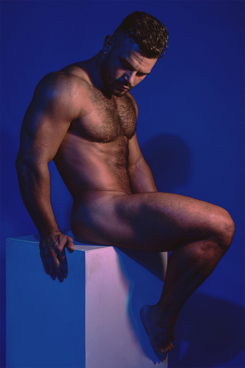 fuspena:mymenstocktaking:Jacob Hoxsey photographed by Guy...