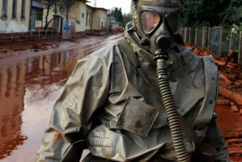 spaceintruderdetector:2010 toxic waste spill, hungary