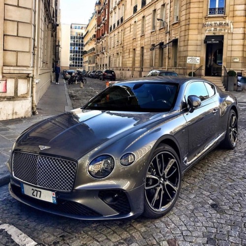 luxurycorpofficial:Bentley Continental GT 