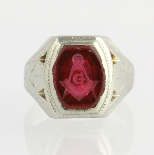 hipstrrrlove:Vintage Master Masonic Ring - 14k White Gold Syn...