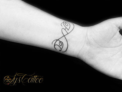 Lys Tattoo Tatouage Avant Bras Poignet Femme Signe De