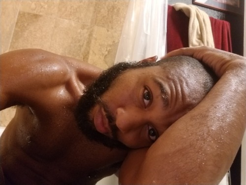 rjr118:Bath time selfies…..