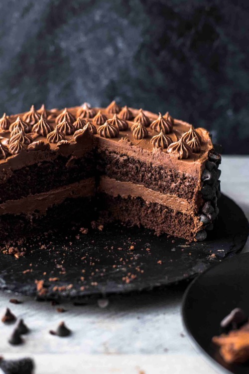 sweetoothgirl:Soft and moist Triple Chocolate Cake