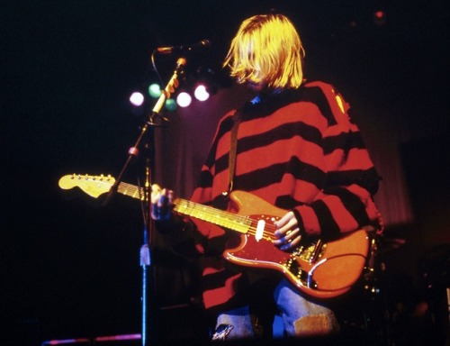 nirvana-hd:Kurt Cobain with Nirvana - July 23, 1993 - New...